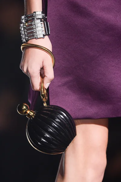 Look 77